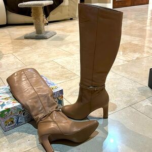 Naturalizer Henny, never worn,